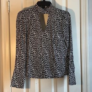 H&M Tops - Printed Key Hole Neck Blouse H&M Tops - Printed Key Hole Neck Blouse